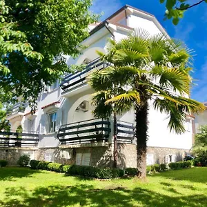 Bella 2 Apartment Malinska